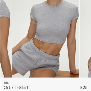 Set of 2 TNA Ortiz t-shirts (XS)